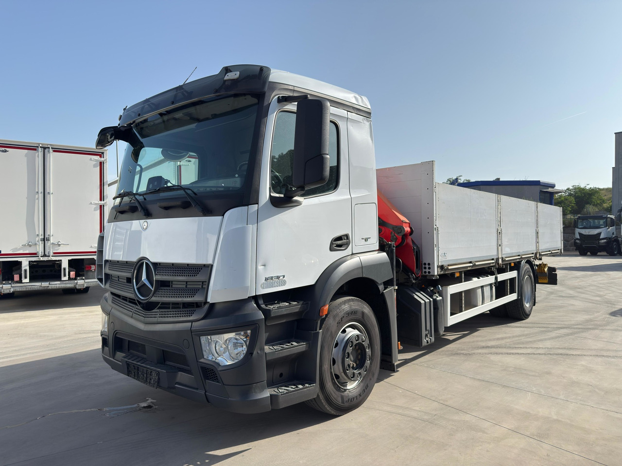 MERCEDES BENZ 18.30 Antos E6 (Platform and Grave) - Pritsche LKW, Autokran: das Bild 1 MERCEDES BENZ 18.30 Antos E6 (Platform and Grave) - Pritsche LKW, Autokran: das Bild 1