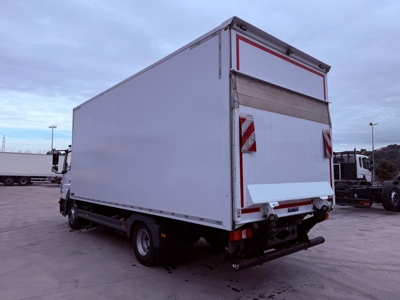 MERCEDES BENZ 9.21 Atego E6 (VAN) - Koffer LKW: das Bild 3 MERCEDES BENZ 9.21 Atego E6 (VAN) - Koffer LKW: das Bild 3