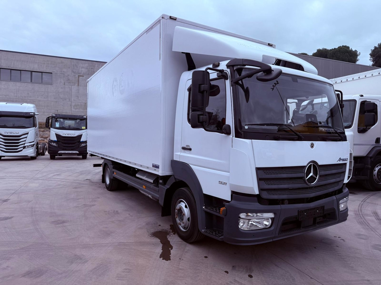 MERCEDES BENZ 9.21 Atego E6 (VAN) - Koffer LKW: das Bild 2 MERCEDES BENZ 9.21 Atego E6 (VAN) - Koffer LKW: das Bild 2