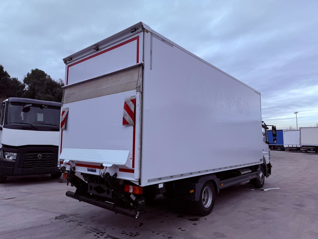 MERCEDES BENZ 9.21 Atego E6 (VAN) - Koffer LKW: das Bild 4 MERCEDES BENZ 9.21 Atego E6 (VAN) - Koffer LKW: das Bild 4