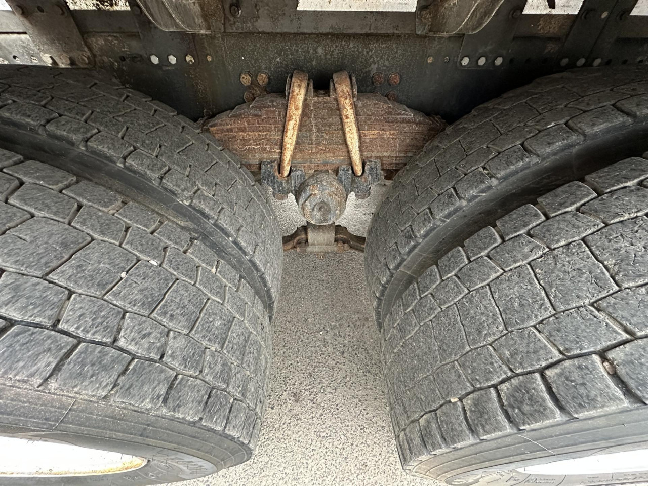 SCANIA R 450 B6x4HZ - Fahrgestell LKW: das Bild 3 SCANIA R 450 B6x4HZ - Fahrgestell LKW: das Bild 3