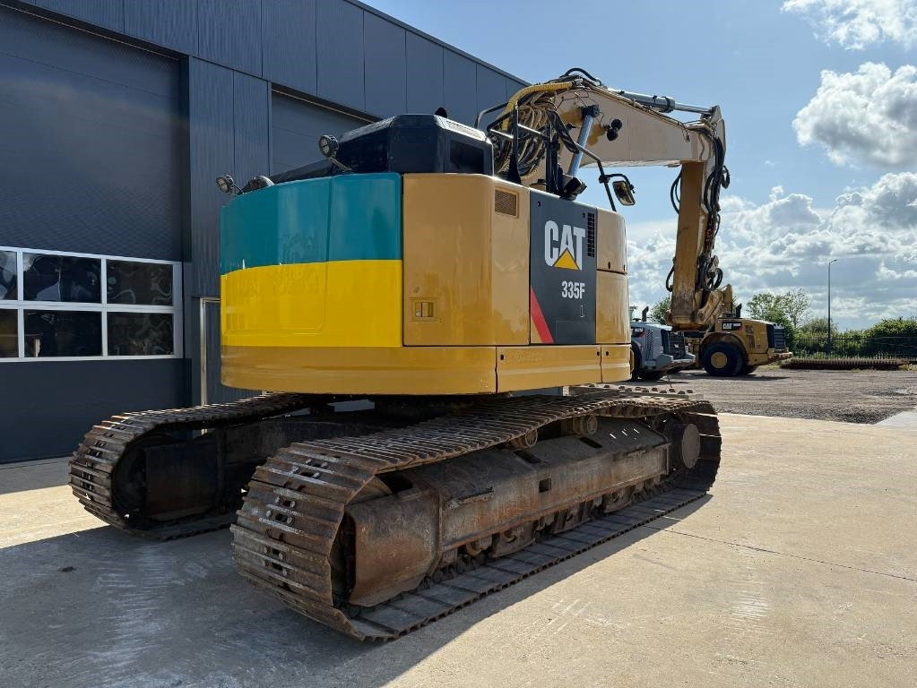 Kettenbagger CAT 335 F L CR: das Bild 11