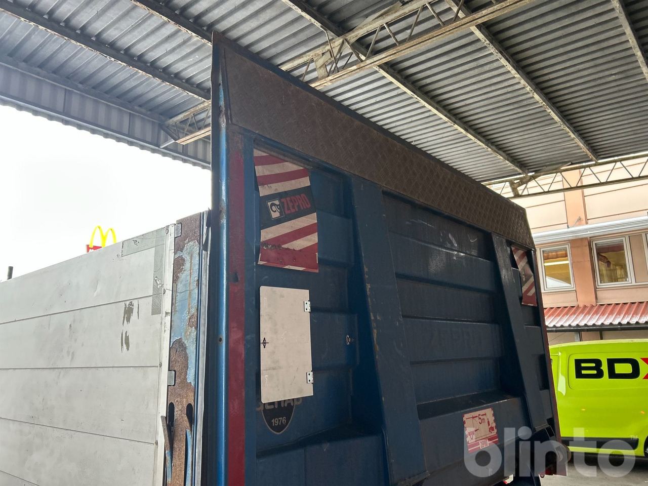 Pritsche LKW, Autokran Brädgårdsbil / SCANIA P250 / Nybesiktigad kran: das Bild 38 Pritsche LKW, Autokran Brädgårdsbil / SCANIA P250 / Nybesiktigad kran: das Bild 38