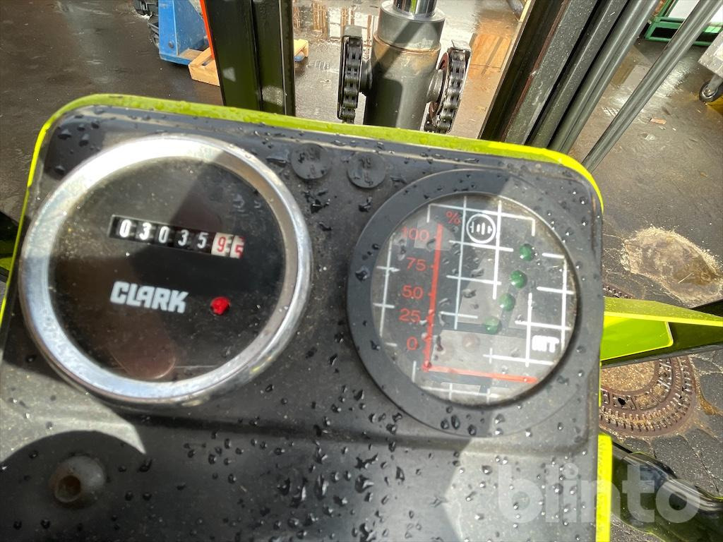 Clarklift TM15 - Elektrostapler: das Bild 5 Clarklift TM15 - Elektrostapler: das Bild 5