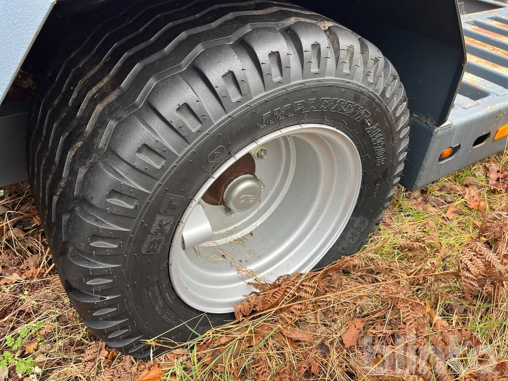 Tieflader Anhänger Dinapolis LL9: das Bild 24