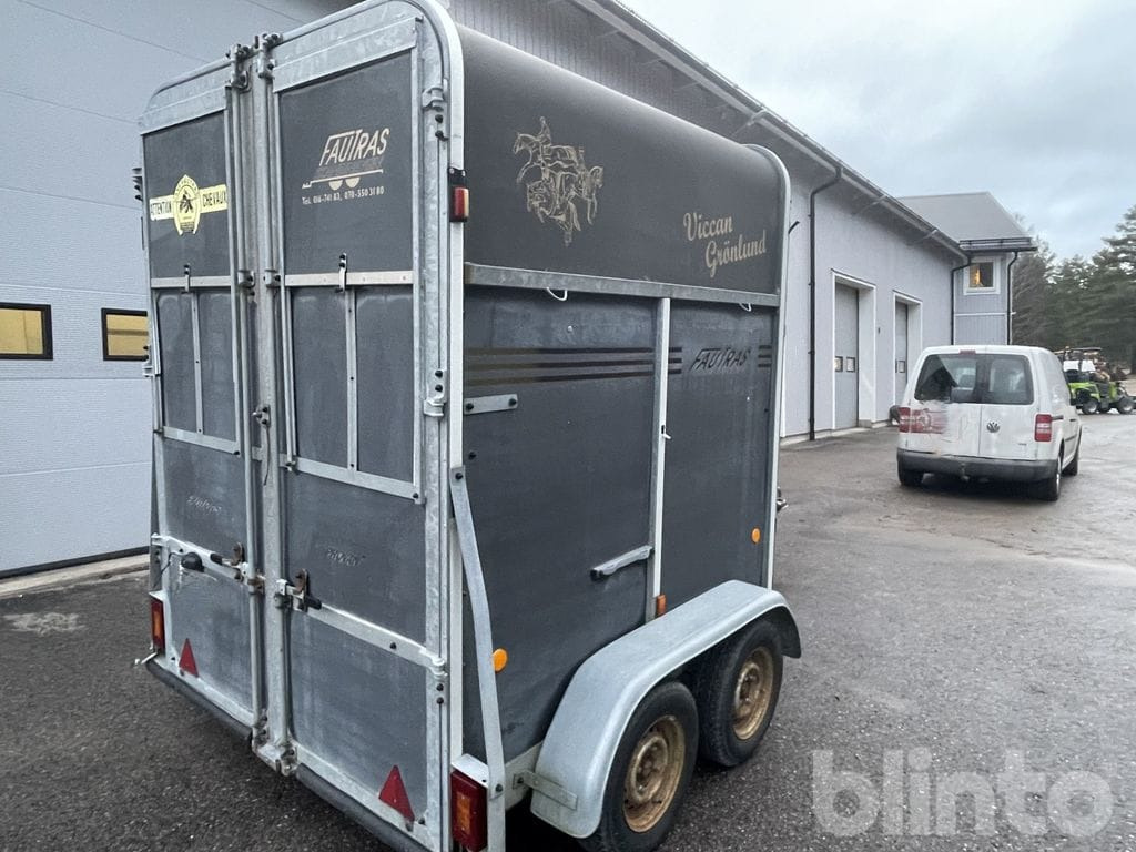 FAUTRAS PROVAN boggi - Pferdeanhänger: das Bild 5 FAUTRAS PROVAN boggi - Pferdeanhänger: das Bild 5