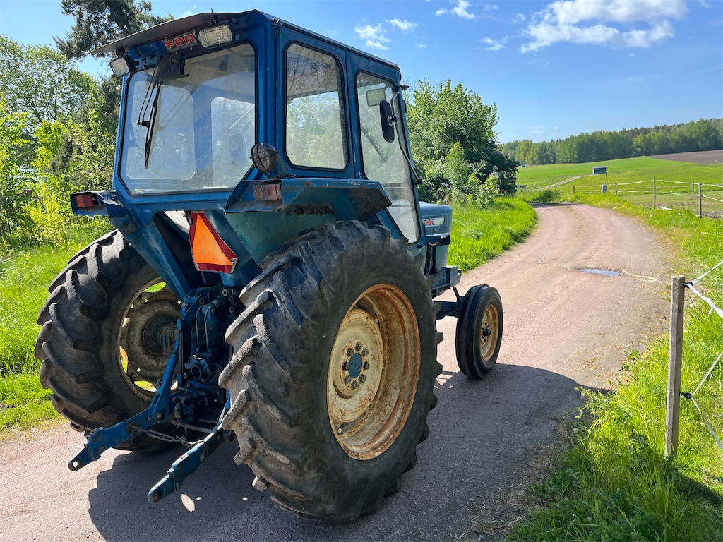 Traktor FORD 5000: das Bild 6