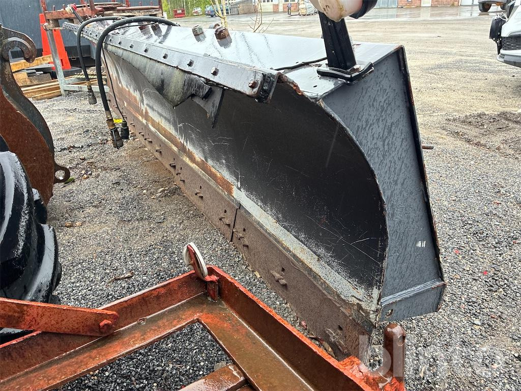 Holms - Schneepflug: das Bild 4 Holms - Schneepflug: das Bild 4