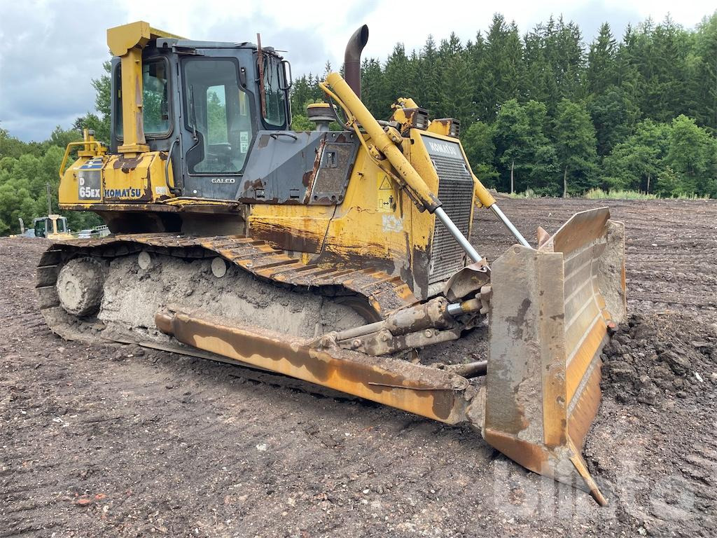 Komatsu D65EX-15 - Bulldozer: das Bild 2 Komatsu D65EX-15 - Bulldozer: das Bild 2