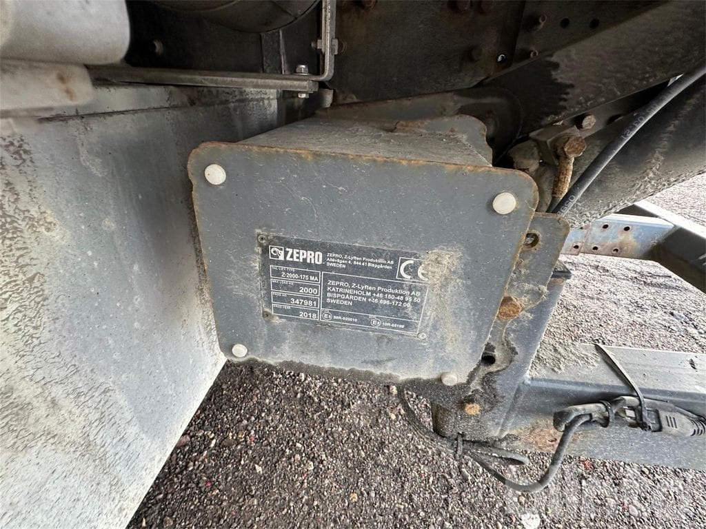 Krone - Aggregat & Bakgavellift - Kühlkofferaufbau: das Bild 3 Krone - Aggregat & Bakgavellift - Kühlkofferaufbau: das Bild 3