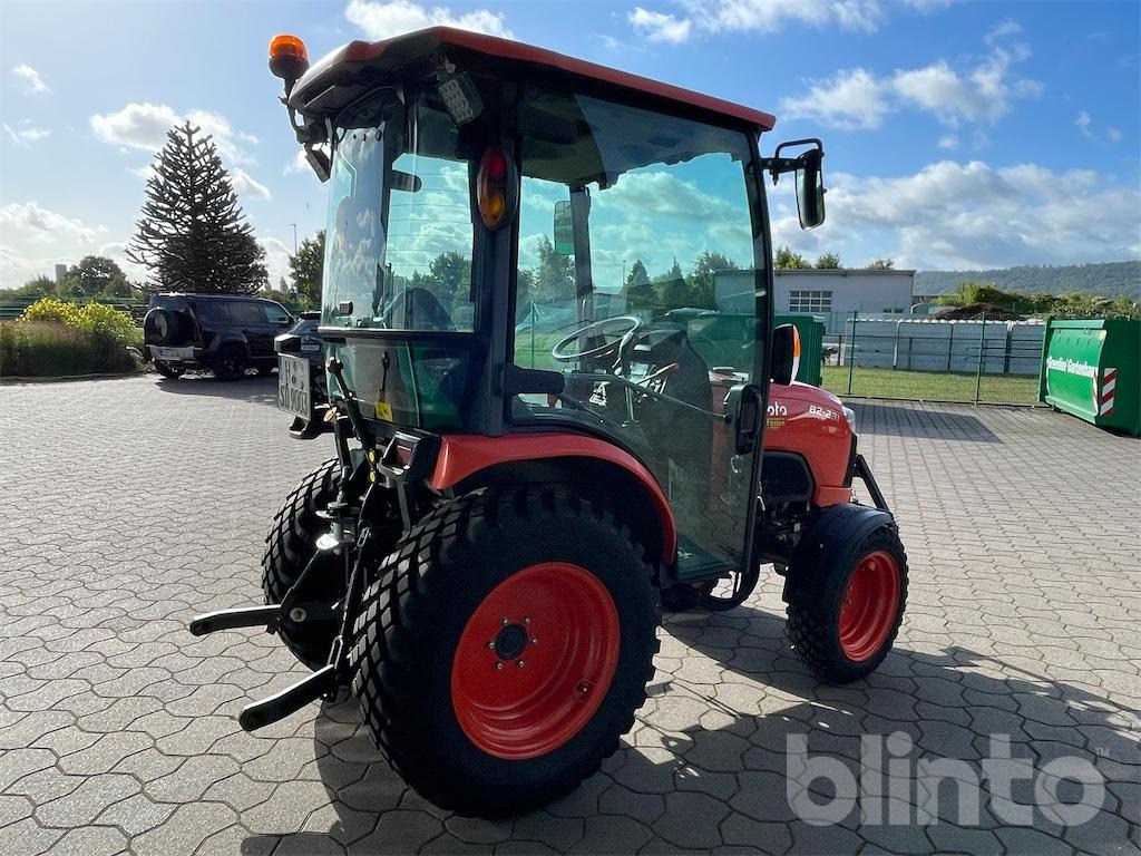 Kubota B2231 HC (Allrad) - Traktor: das Bild 3 Kubota B2231 HC (Allrad) - Traktor: das Bild 3