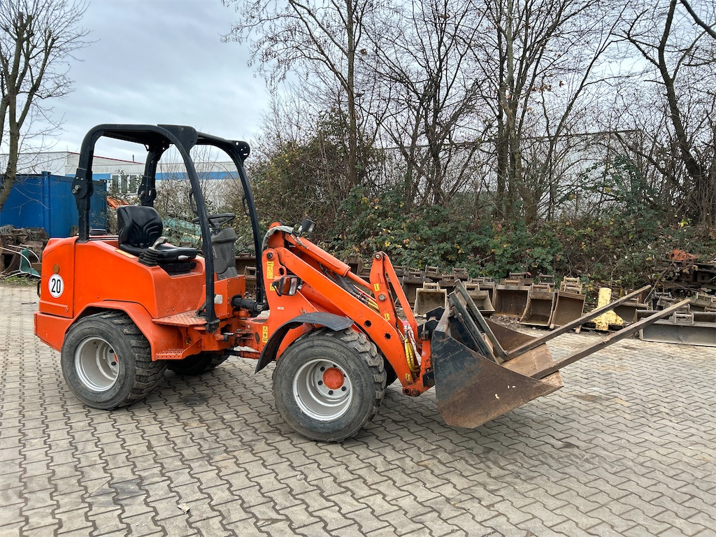 Schäffer 2436 (2011) - Radlader: das Bild 2 Schäffer 2436 (2011) - Radlader: das Bild 2