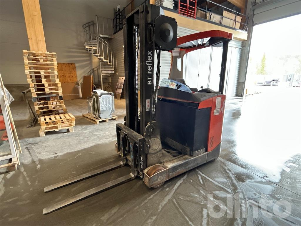 Toyota RRE160 BT reflex - Schubmaststapler: das Bild 1 Toyota RRE160 BT reflex - Schubmaststapler: das Bild 1
