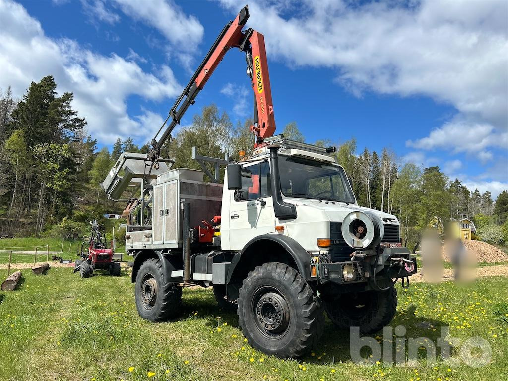 UNIMOG U 2150 L 4X4 med kran / personkorg / grävaggregat - Autokran: das Bild 3 UNIMOG U 2150 L 4X4 med kran / personkorg / grävaggregat - Autokran: das Bild 3