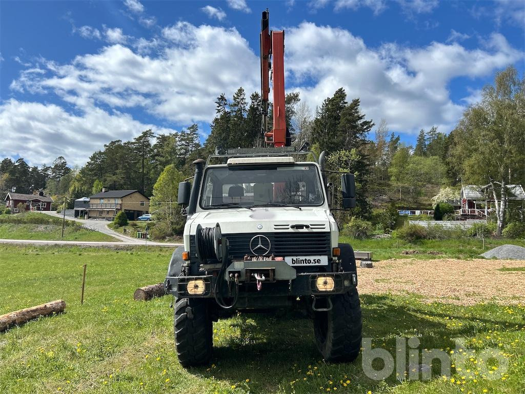 UNIMOG U 2150 L 4X4 med kran / personkorg / grävaggregat - Autokran: das Bild 2 UNIMOG U 2150 L 4X4 med kran / personkorg / grävaggregat - Autokran: das Bild 2