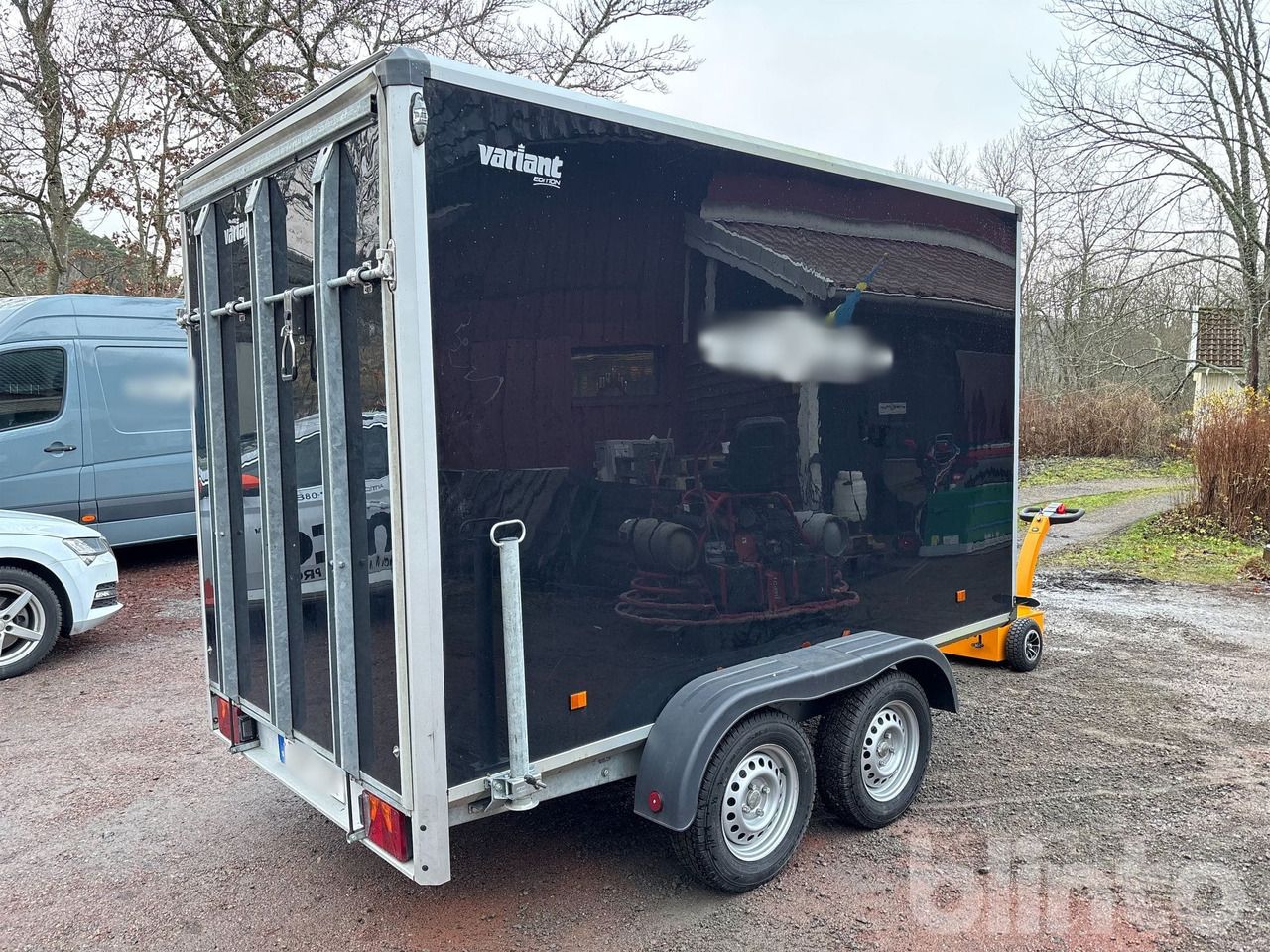 VARIANT - Koffer Anhänger: das Bild 2 VARIANT - Koffer Anhänger: das Bild 2