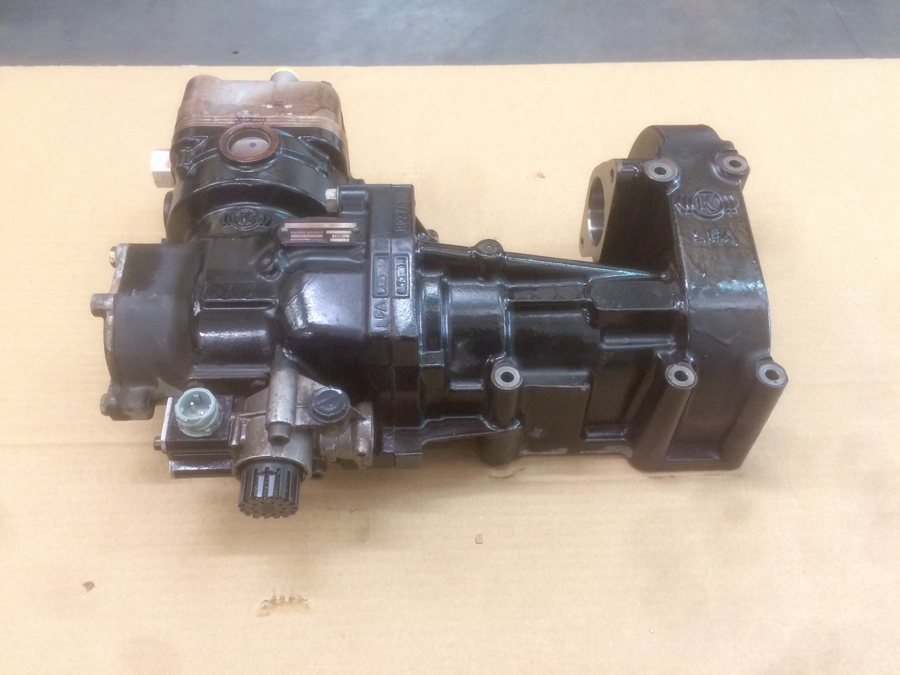 Luftkompressor COMPRESSORE ARIA MONOCILINDRICO CON FRIZIONE MAN / KNORR: das Bild 10