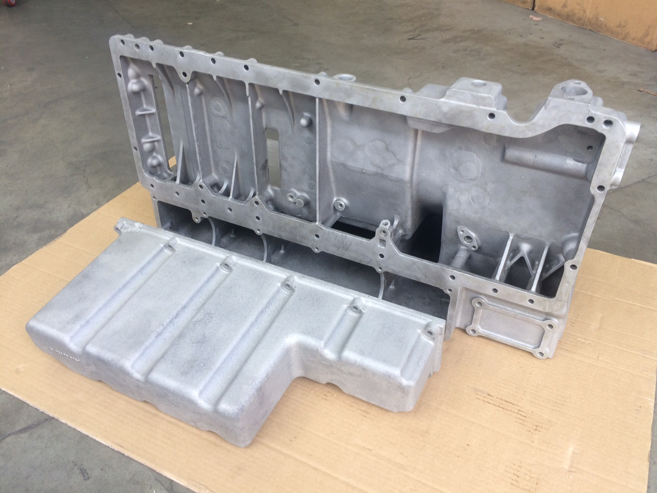 COPPA OLIO MAN 51058015648 - MOTORE D0836LUH01 / D0836LUH02 - Ölwanne: das Bild 2 COPPA OLIO MAN 51058015648 - MOTORE D0836LUH01 / D0836LUH02 - Ölwanne: das Bild 2