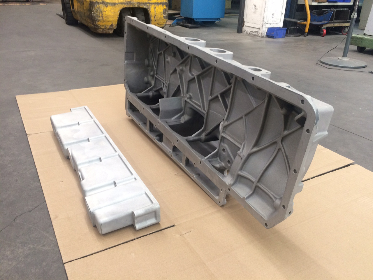 COPPA OLIO MAN 51058015690 + COPERCHIO COPPA OLIO MAN 51058200086 - Ölwanne: das Bild 2 COPPA OLIO MAN 51058015690 + COPERCHIO COPPA OLIO MAN 51058200086 - Ölwanne: das Bild 2