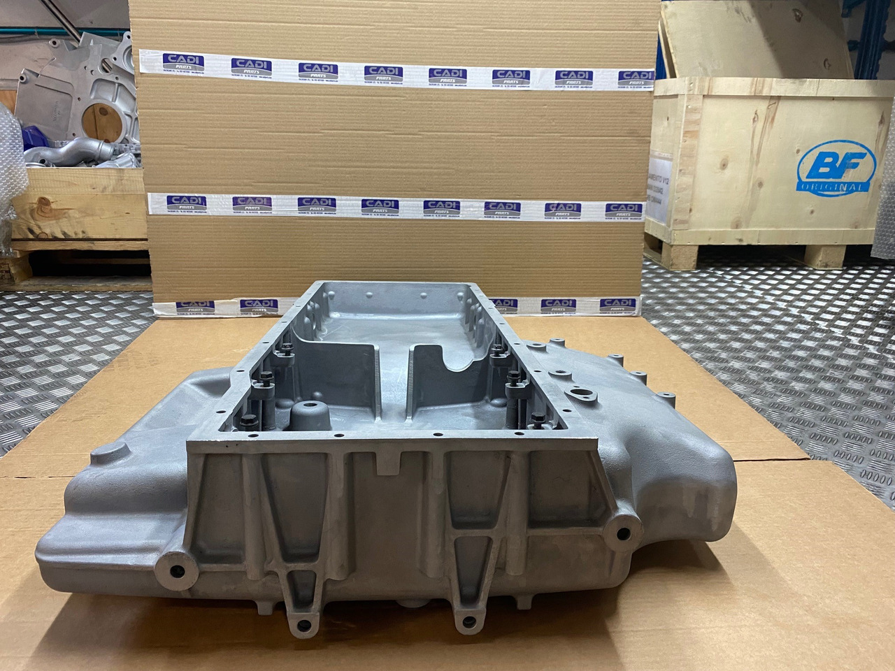 COPPA OLIO MOTORE BUS - 51058015764 - MAN D2066LOH26 - D2676LOH - Ölwanne für Bus: das Bild 1 COPPA OLIO MOTORE BUS - 51058015764 - MAN D2066LOH26 - D2676LOH - Ölwanne für Bus: das Bild 1