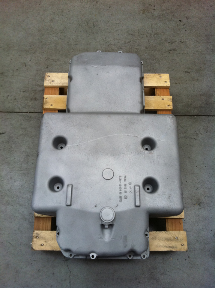 MAN 51058015585 - COPPA OLIO MOTORE MAN D2865LOH - VERSIONE BUS - Ölwanne für LKW: das Bild 4 MAN 51058015585 - COPPA OLIO MOTORE MAN D2865LOH - VERSIONE BUS - Ölwanne für LKW: das Bild 4