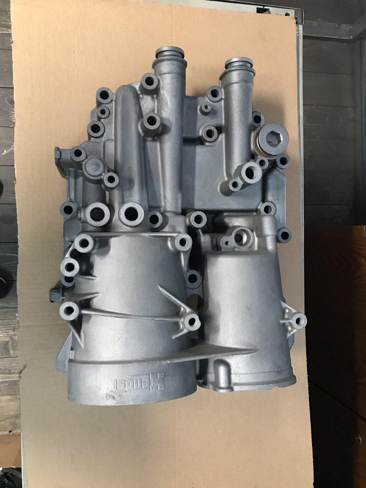 MODULO RAFFREDDAMENTO OLIO MOTORI MAN D2066 / D2676 - Motor und Teile für LKW: das Bild 1 MODULO RAFFREDDAMENTO OLIO MOTORI MAN D2066 / D2676 - Motor und Teile für LKW: das Bild 1