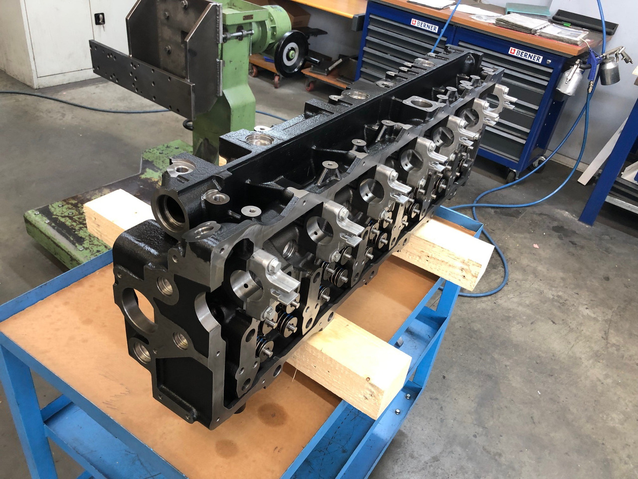 TESTATA MOTORE MAN D2676 EURO6C - Zylinderkopf: das Bild 2 TESTATA MOTORE MAN D2676 EURO6C - Zylinderkopf: das Bild 2