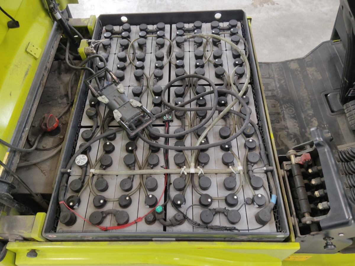 Clark GEX25 - Elektrostapler: das Bild 4 Clark GEX25 - Elektrostapler: das Bild 4