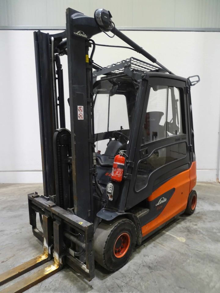 Linde E25L-01 - Elektrostapler: das Bild 1 Linde E25L-01 - Elektrostapler: das Bild 1