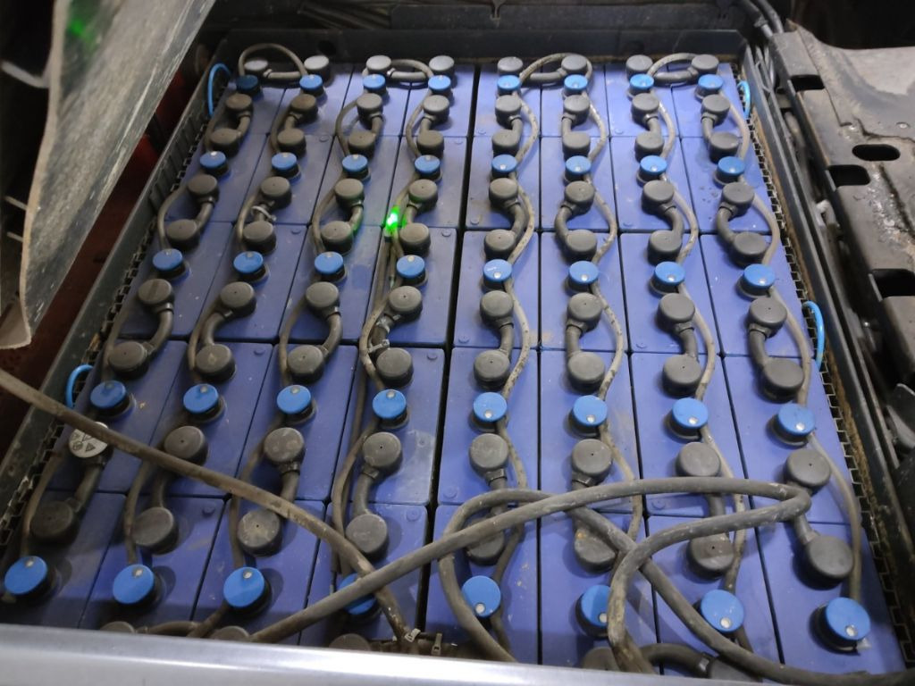 Linde E30HL-01/600 - Elektrostapler: das Bild 4 Linde E30HL-01/600 - Elektrostapler: das Bild 4