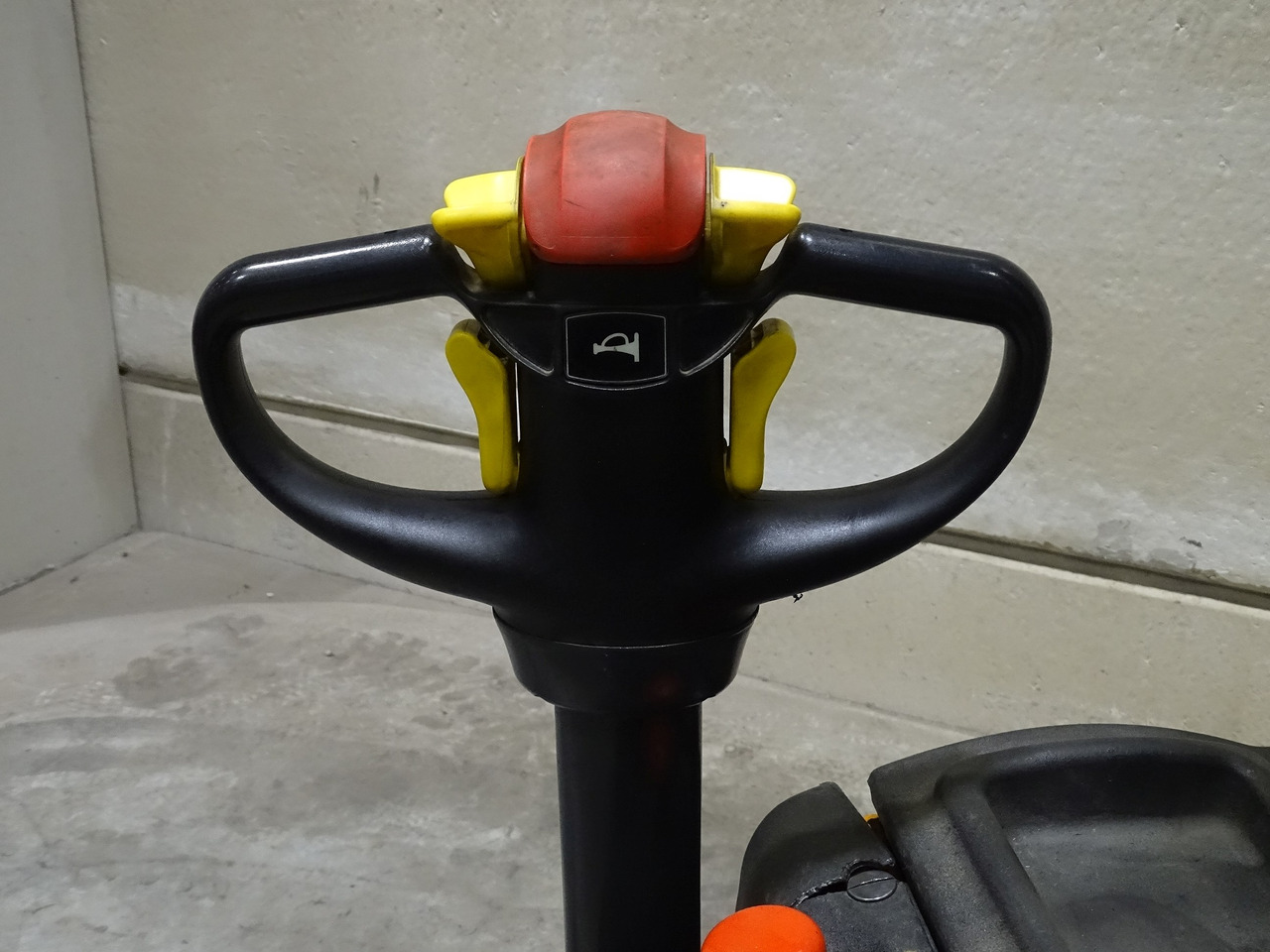 Om CN14 - Hochhubwagen: das Bild 3 Om CN14 - Hochhubwagen: das Bild 3