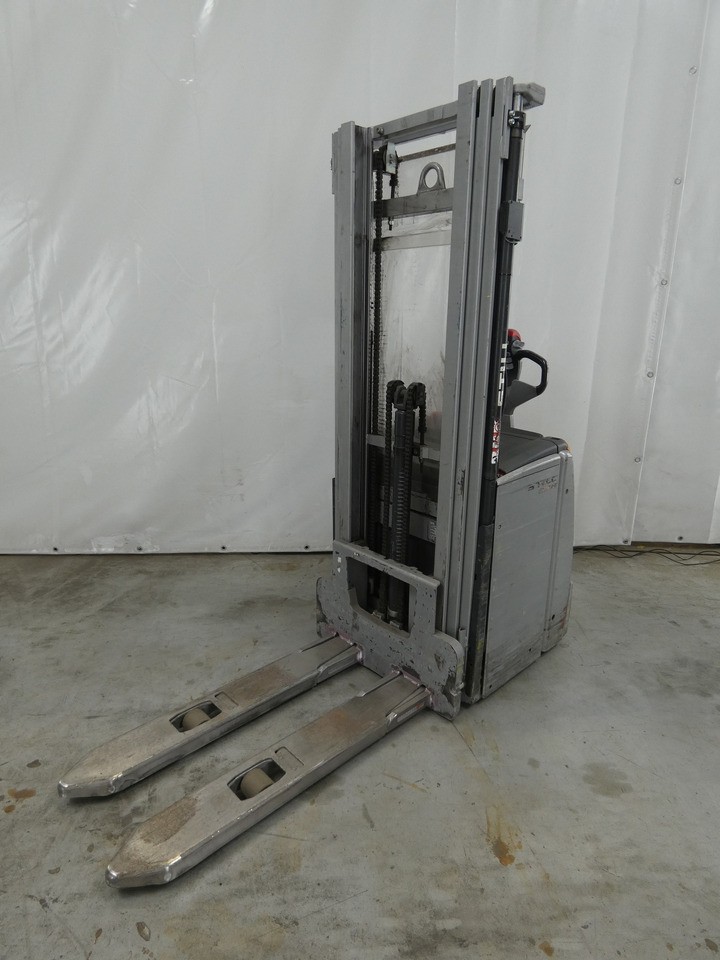 Still EXV14 - Hochhubwagen: das Bild 1 Still EXV14 - Hochhubwagen: das Bild 1