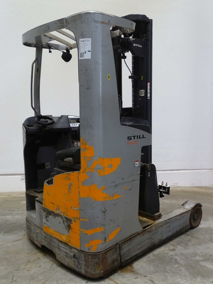 Still FM-X17 - Schubmaststapler: das Bild 2 Still FM-X17 - Schubmaststapler: das Bild 2