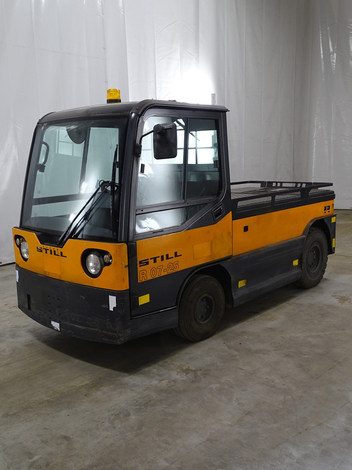 Still R07-25L - Schleppfahrzeug: das Bild 1 Still R07-25L - Schleppfahrzeug: das Bild 1