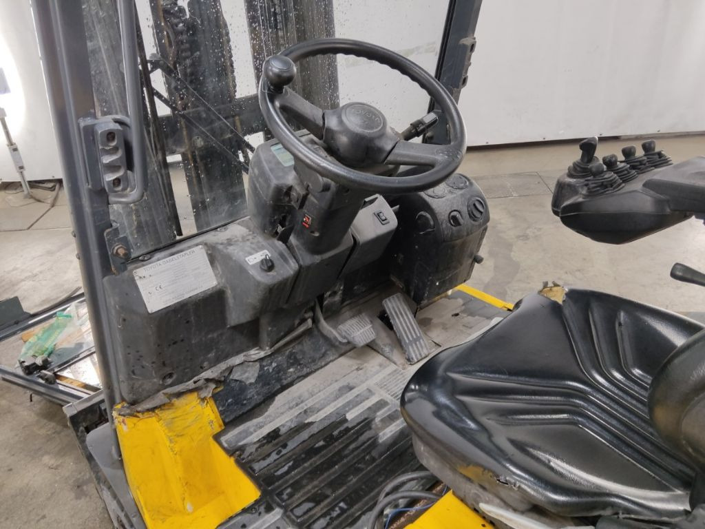 Toyota 7FBMF25 - Elektrostapler: das Bild 3 Toyota 7FBMF25 - Elektrostapler: das Bild 3