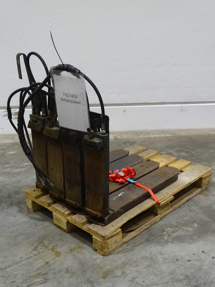 Weitere 2XANBAUGERÄTE - Gabel: das Bild 2 Weitere 2XANBAUGERÄTE - Gabel: das Bild 2