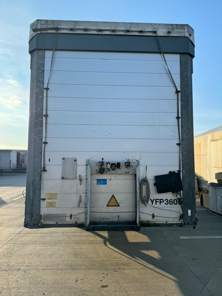 Schmitz Cargobull SCB*S3B - Planenauflieger: das Bild 2 Schmitz Cargobull SCB*S3B - Planenauflieger: das Bild 2