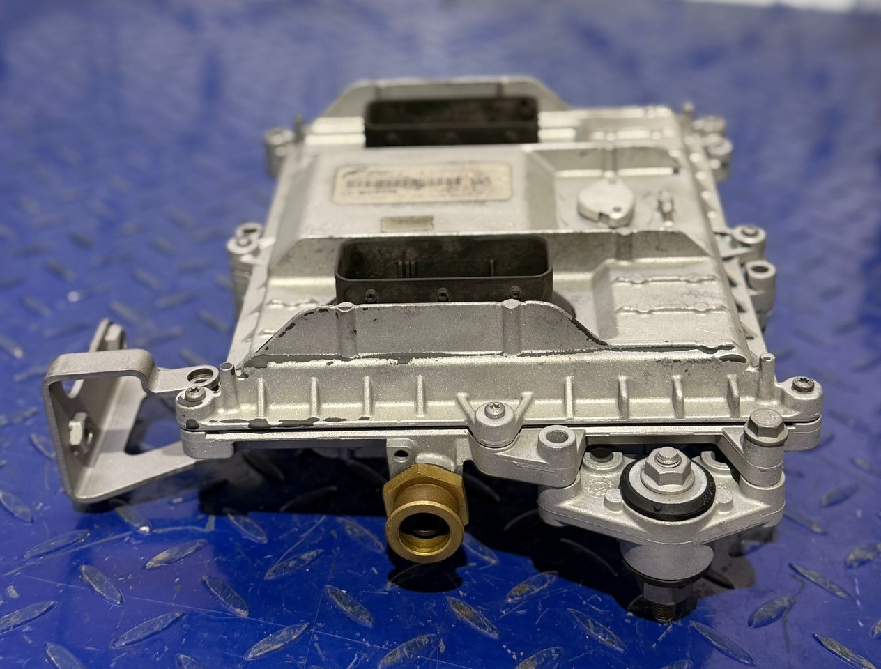 Iveco Engine Control Unit - Steuergerät für LKW: das Bild 2 Iveco Engine Control Unit - Steuergerät für LKW: das Bild 2