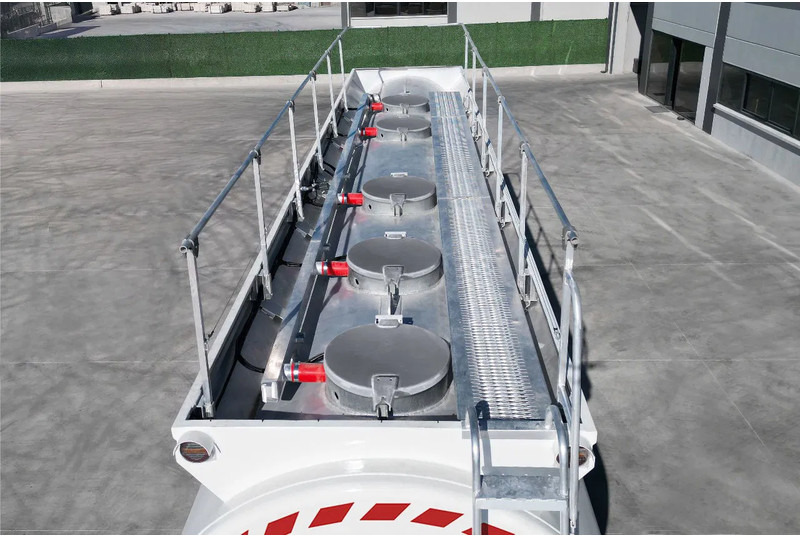 Diversen EFEMMAK Fuel tank semi-trailer 36.000 liter ADR - Tankauflieger: das Bild 5 Diversen EFEMMAK Fuel tank semi-trailer 36.000 liter ADR - Tankauflieger: das Bild 5