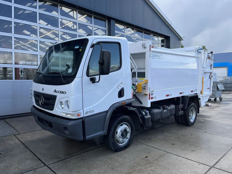 Mercedes-Benz Accelo 815 4x2 Garbage Compactor (2 units) Accelo 815 4x2 Garbage Compactor (2 units) - Müllwagen: das Bild 1 Mercedes-Benz Accelo 815 4x2 Garbage Compactor (2 units) Accelo 815 4x2 Garbage Compactor (2 units) - Müllwagen: das Bild 1