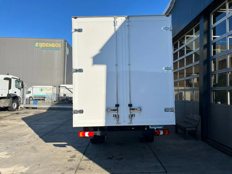 Mercedes-Benz Accelo 915 4x2 Closed Cargo Truck - Koffer LKW: das Bild 5 Mercedes-Benz Accelo 915 4x2 Closed Cargo Truck - Koffer LKW: das Bild 5