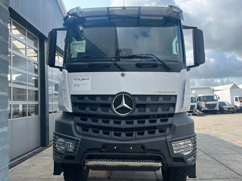 Mercedes-Benz Arocs 3340 A 6x6 Cargo Truck - Plane LKW: das Bild 4 Mercedes-Benz Arocs 3340 A 6x6 Cargo Truck - Plane LKW: das Bild 4