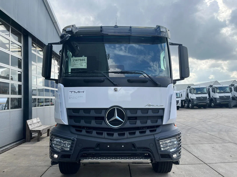 Mercedes-Benz Arocs 4040 6x6 Water Tank Truck - Tankwagen: das Bild 5 Mercedes-Benz Arocs 4040 6x6 Water Tank Truck - Tankwagen: das Bild 5