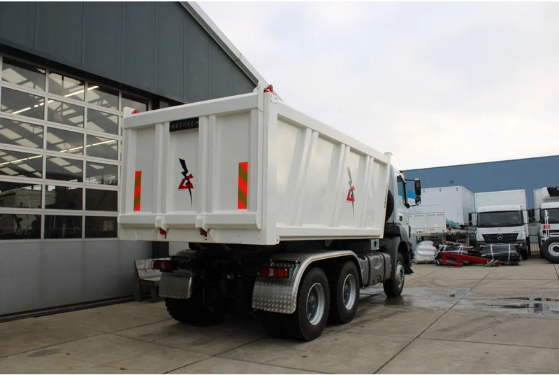 Mercedes-Benz Axor 3344 K 6x4 Tipper Truck - Kipper: das Bild 4 Mercedes-Benz Axor 3344 K 6x4 Tipper Truck - Kipper: das Bild 4