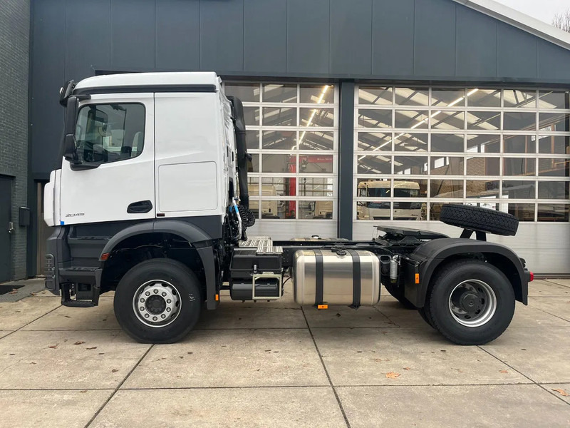 Mercedes-Benz Actros 2045 S 4x2 Tractor Head - Sattelzugmaschine: das Bild 2 Mercedes-Benz Actros 2045 S 4x2 Tractor Head - Sattelzugmaschine: das Bild 2