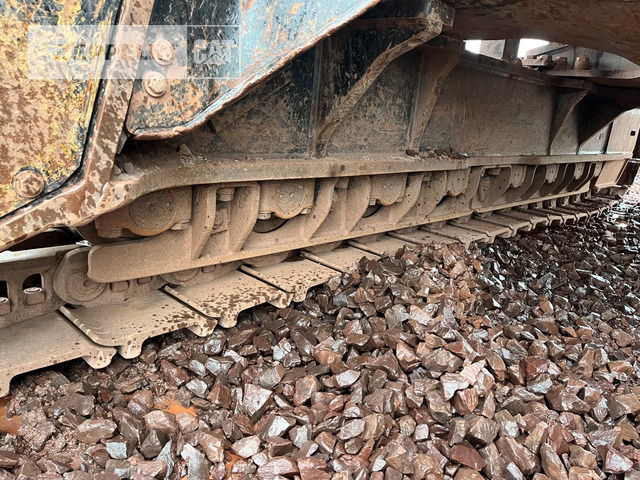 Kettenbagger Cat 374FL: das Bild 24