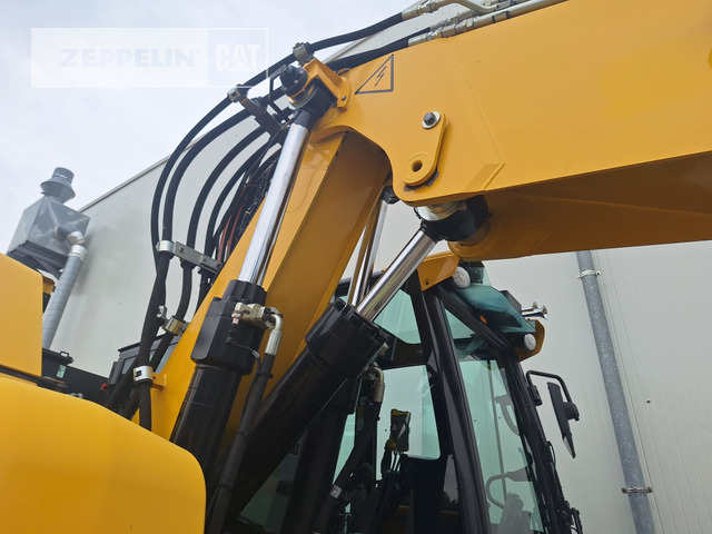 Bagger Cat M323F: das Bild 12