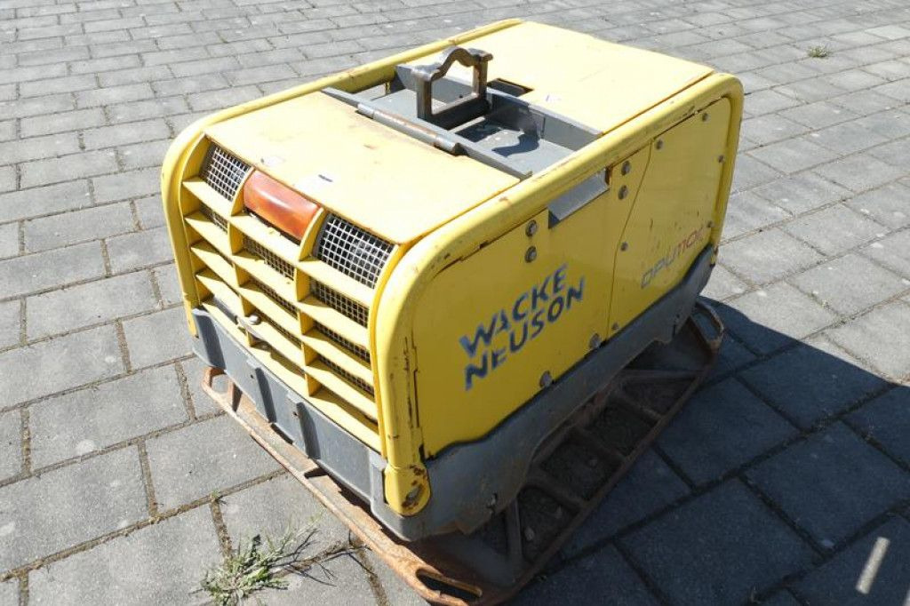 Wacker Rüttelplatte DPU 110rLem970 Baumaschine inkl. Fe - Rüttelplatte: das Bild 4 Wacker Rüttelplatte DPU 110rLem970 Baumaschine inkl. Fe - Rüttelplatte: das Bild 4