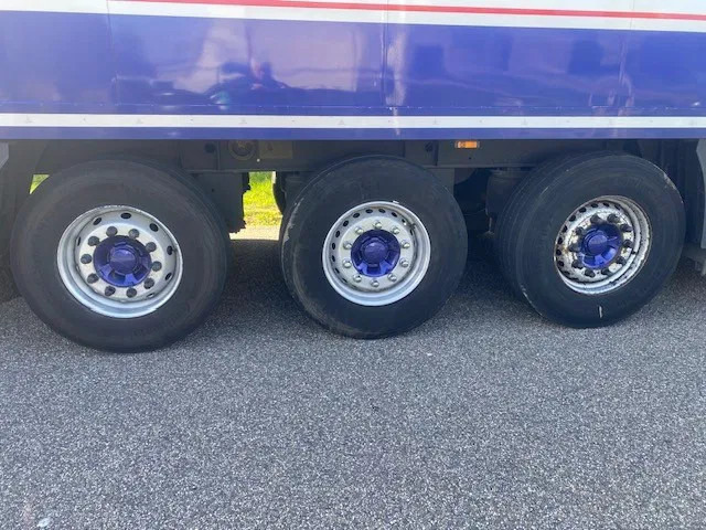 Kühlkoffer Auflieger Krone koelvries met TK en onderschuifklep , aslift,: das Bild 6 Kühlkoffer Auflieger Krone koelvries met TK en onderschuifklep , aslift,: das Bild 6