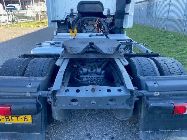 Mercedes-Benz Actros 1840 stream space cabine met spoilers fenders en zonneklep - Sattelzugmaschine: das Bild 5 Mercedes-Benz Actros 1840 stream space cabine met spoilers fenders en zonneklep - Sattelzugmaschine: das Bild 5